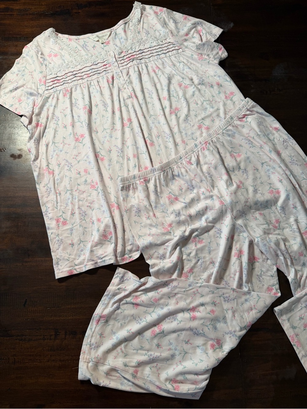 Grannycore cottage Laura Ashley super soft comfy jammy-jams